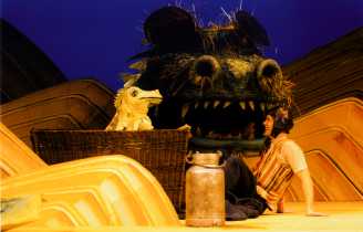 Foto von B&uuml;hnenpremiere "Der Drache Gertrud" zum Vergr&ouml;&szlig;ern anklicken (29 KB)