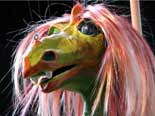 Der Drache Gertrud als Marionette von Christel Marschalek