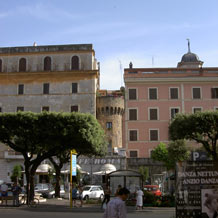 Gebäudekomplex an der Piazza Umberto I., dem vom Autor zum »Palazzo Manzini« erklärt wurde