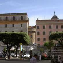 Gebäudekomplex an der Piazza Umberto I., dem vom Autor zum »Palazzo Manzini« erklärt wurde